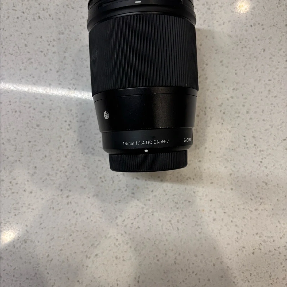 Sigma Beauty Black Telephoto Lens for Cameras